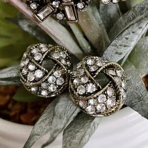 🆕 Antique Gold Knot Earrings with Crystals